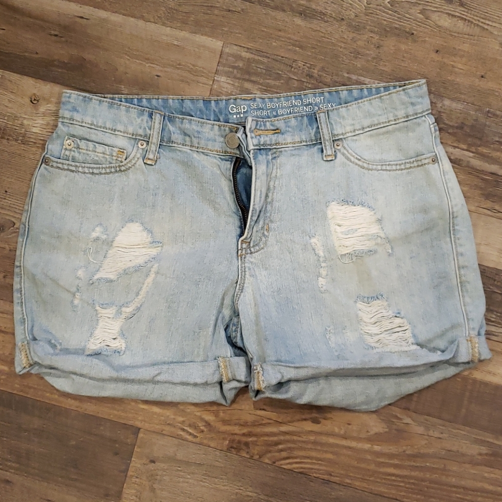 Gap destroyed denim short